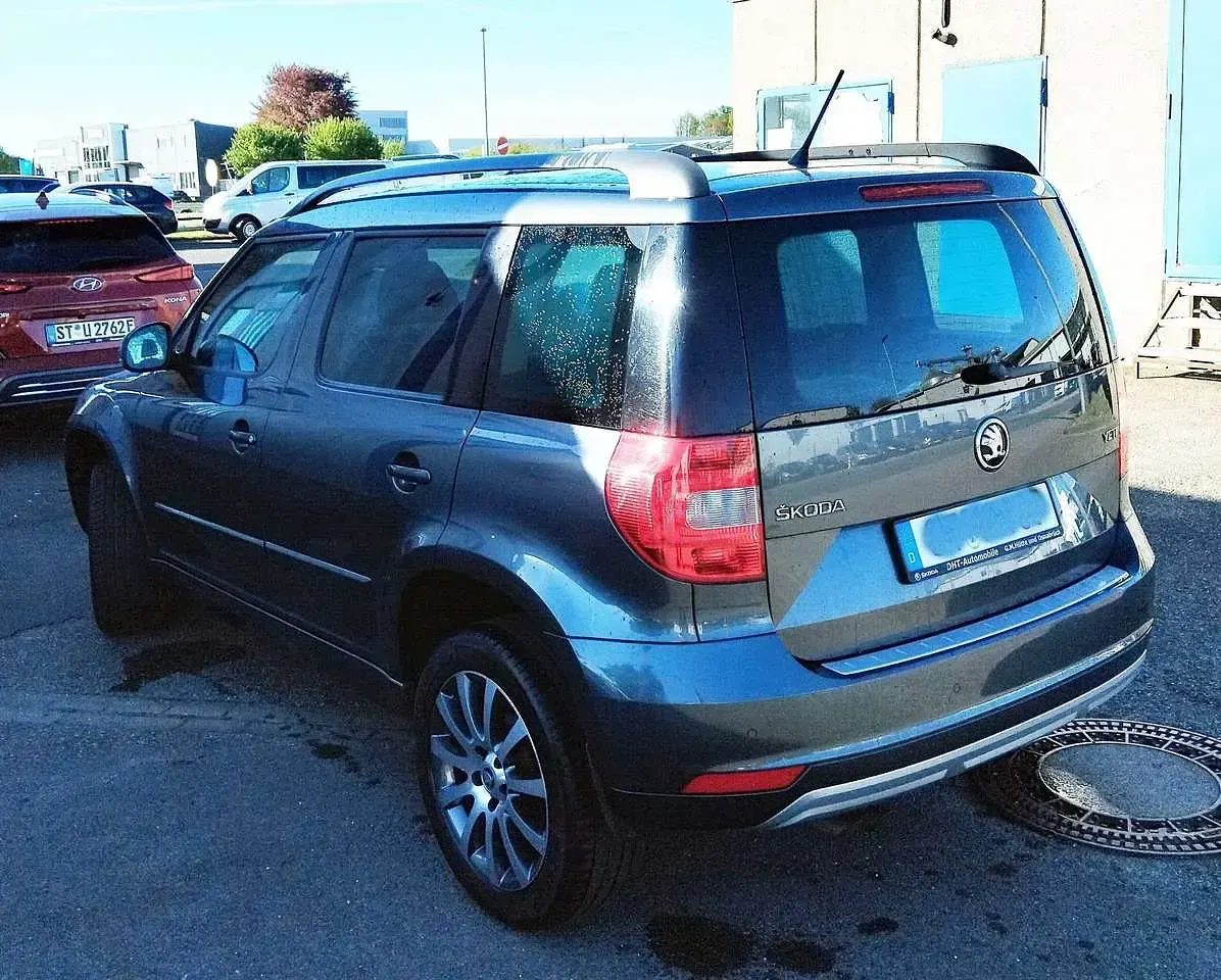 Gebraucht Skoda Yeti 110 PS (80 kW) 2015 Grau SUV