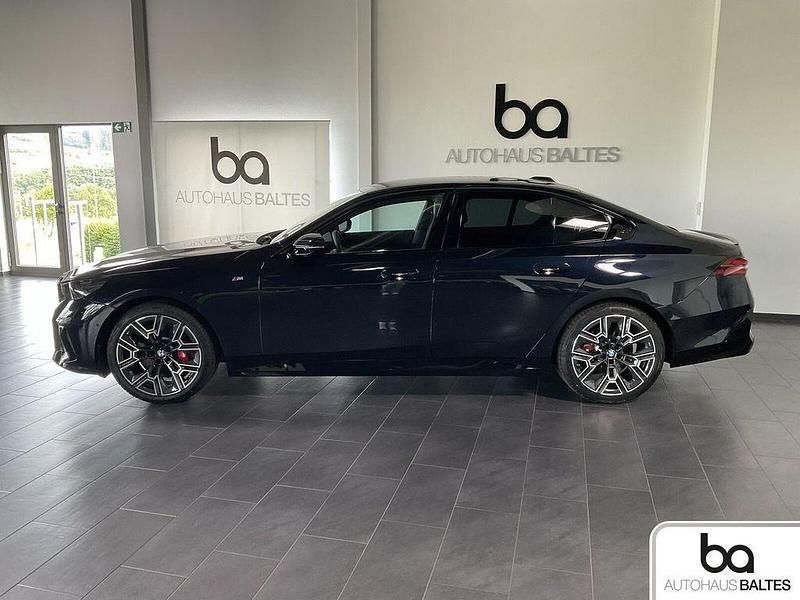 Gebraucht BMW 540 M Sport 303 PS (222 kW) 2025 Schwarz Limousine