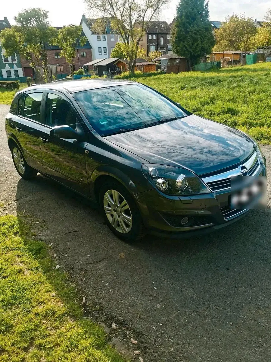 Usata Opel Astra 100 CV (73 kW) 2009 Argento Utilitaria