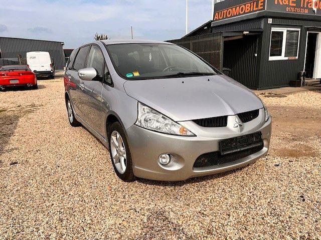 Grau Gebraucht 2009 Mitsubishi Grandis Van / Kleinbus | 3.599 € (Etwas zu teuer) - Bild 1/4