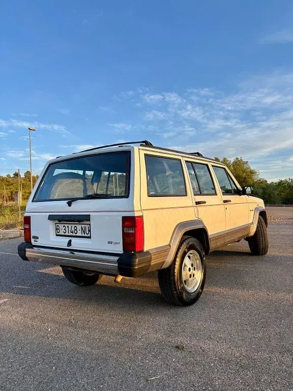Gebraucht Jeep Cherokee 186 PS (136 kW) 1992 Weiß SUV