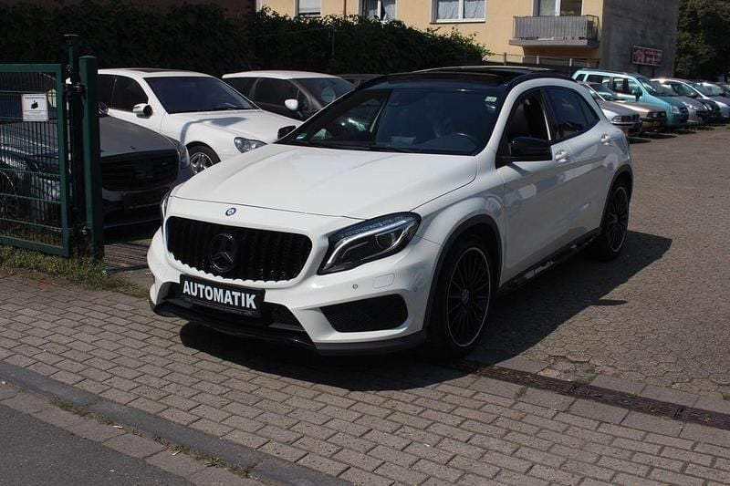 Calcitweiss/zirrusweiss Gebraucht 2014 Mercedes GLA250 AMG line SUV | 17.999 € (Etwas zu teuer) - Bild 1/4