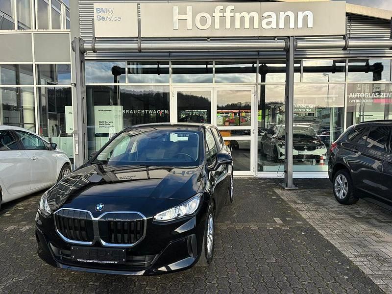 Gebraucht BMW 220 Active Tourer 170 PS (125 kW) 2023 Schwarz Van / Kleinbus