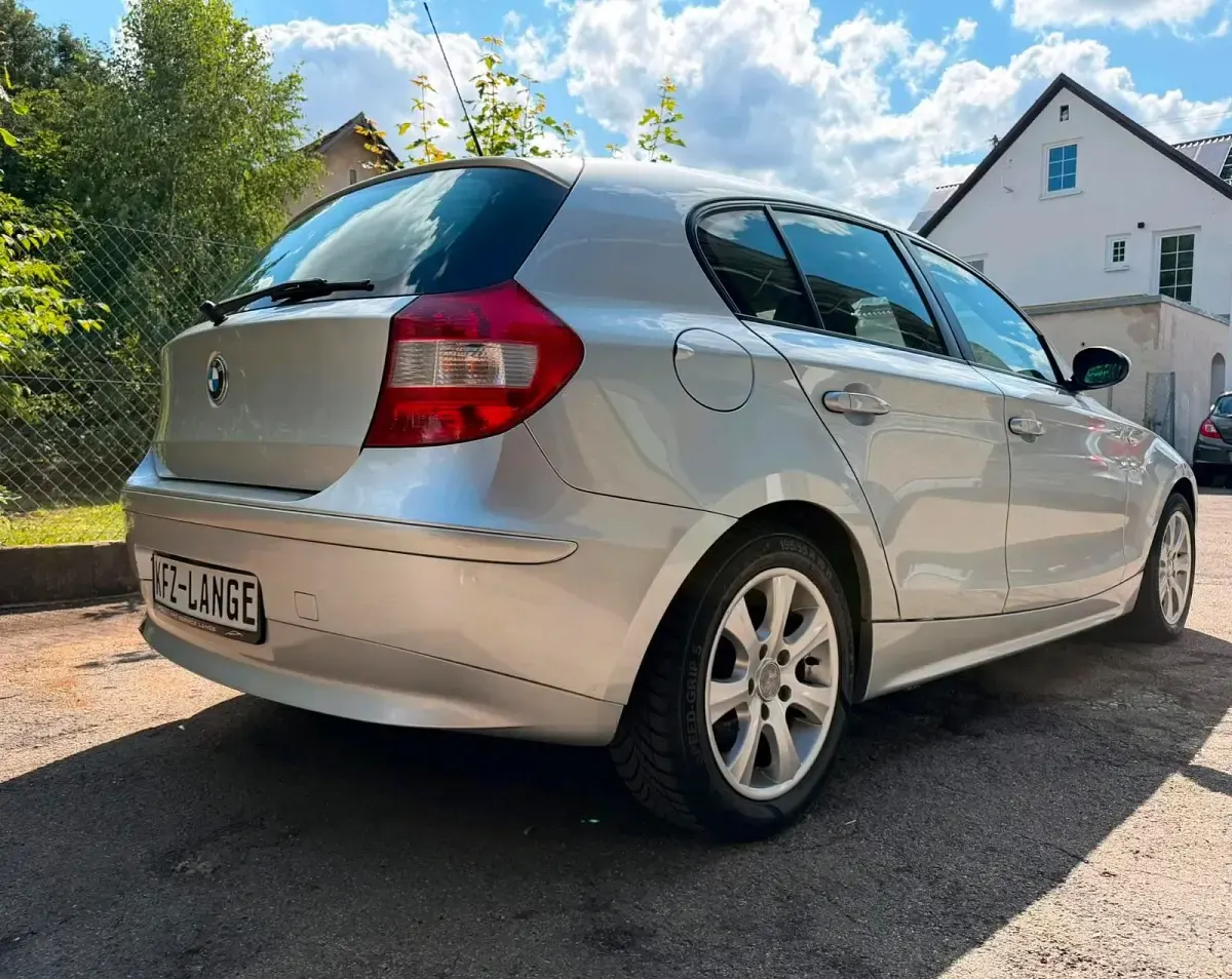 Gebraucht BMW 118 129 PS (94 kW) 2005 Silber Kleinwagen