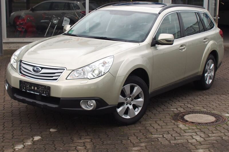 Gold Gebraucht 2011 Subaru Outback Active SUV | 12.989 € (Etwas zu teuer) - Bild 1/4
