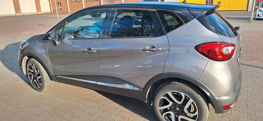 Używany Renault Captur Luxe 110 KM (80 kW) 2015 Szary SUV