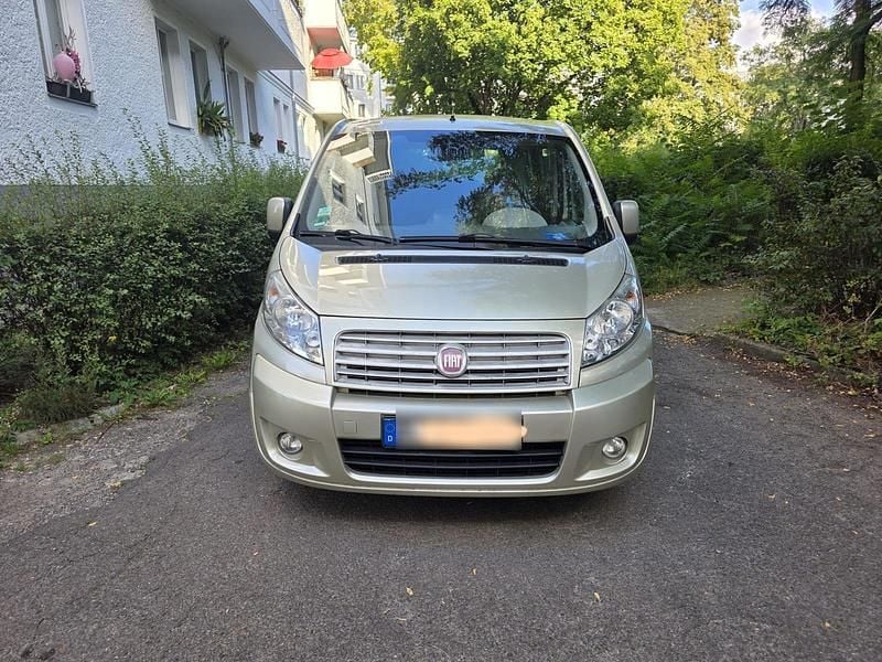 Grau Gebraucht 2009 Fiat Scudo Van / Kleinbus | 6.000 € - Bild 1/4
