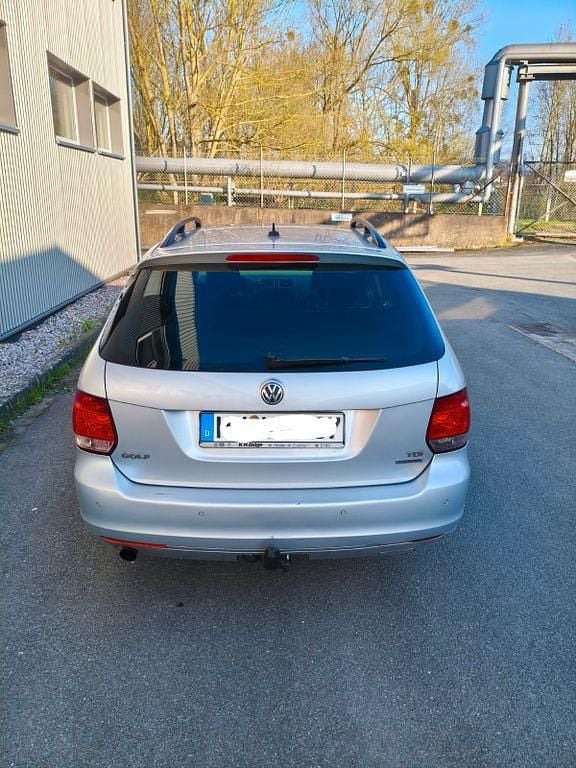 Gebraucht VW Golf VI 105 PS (77 kW) 2010 Silber Kleinwagen