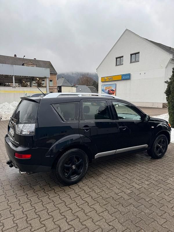 Gebraucht Mitsubishi Outlander 140 PS (102 kW) 2009 Schwarz SUV