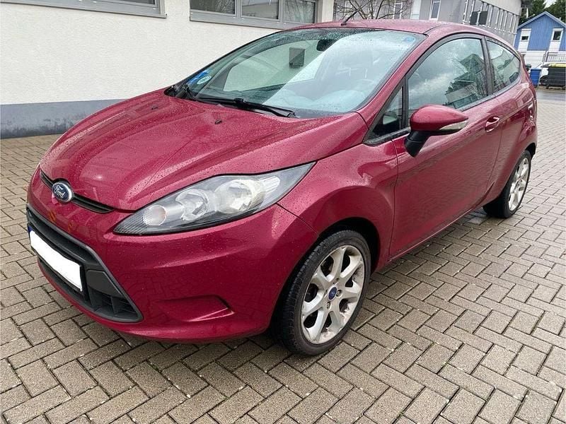 Gebraucht Ford Fiesta Trend 82 PS (60 kW) 2011 Rot Kleinwagen