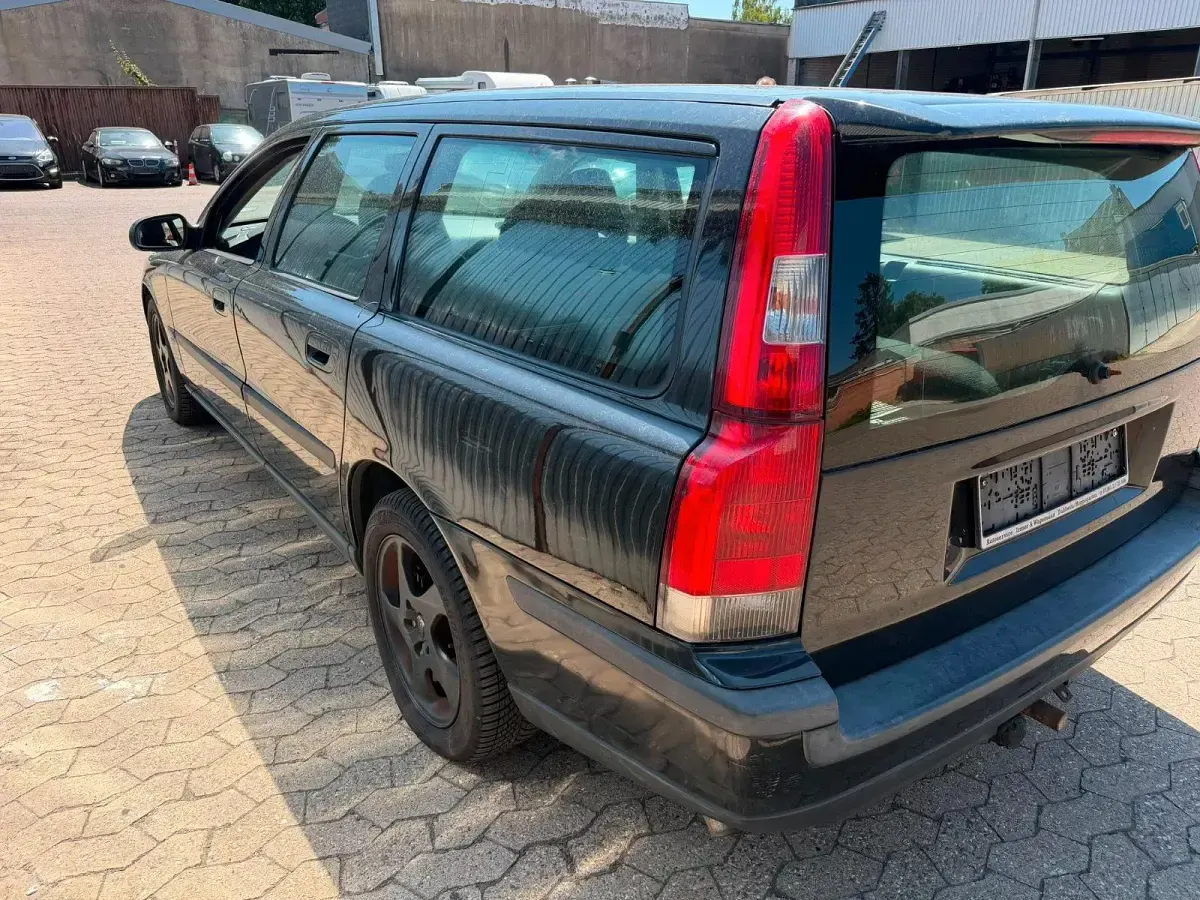 Gebraucht Volvo V70 170 PS (125 kW) 2000 Schwarz Kombi