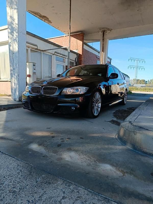 Schwarz Gebraucht 2010 BMW 325 M Sport Kombi | 8.900 € (Etwas zu teuer) - Bild 1/4