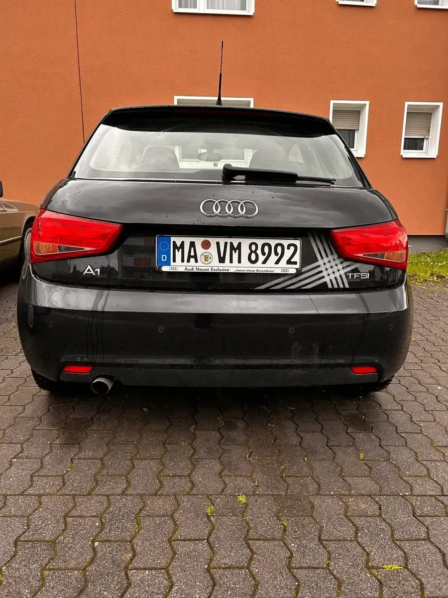 Gebraucht Audi A1 86 PS (63 kW) 2011 Schwarz Kleinwagen