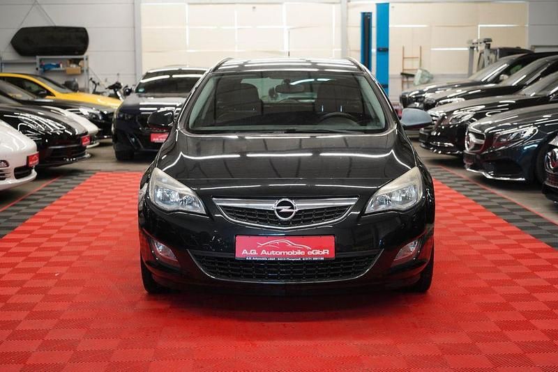 Second-hand Opel Astra 140 CP (102 kW) 2012 Negru Break