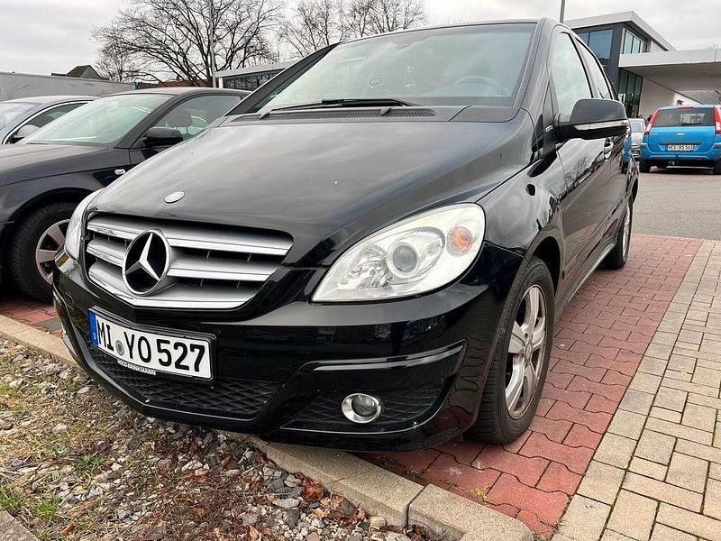 Schwarz Gebraucht 2010 Mercedes B160 Van / Kleinbus | 2.900 € (Fairer Preis) - Bild 1/4