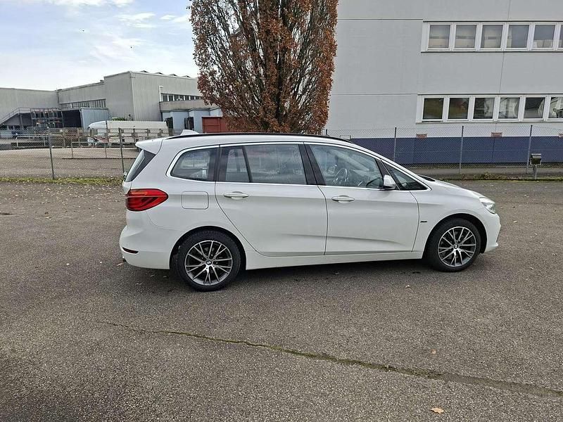 Gebraucht BMW 220 Sport Line 190 PS (139 kW) 2016 Weiß Kombi