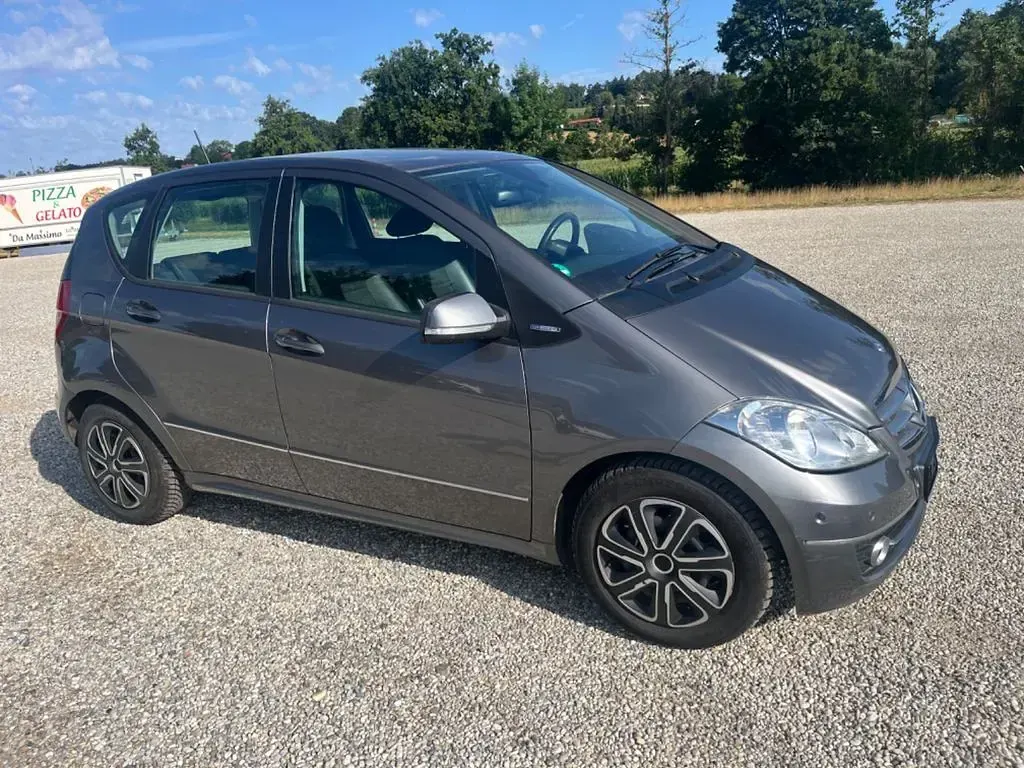 Gebraucht Mercedes A160 82 PS (60 kW) 2012 Grau Kleinwagen