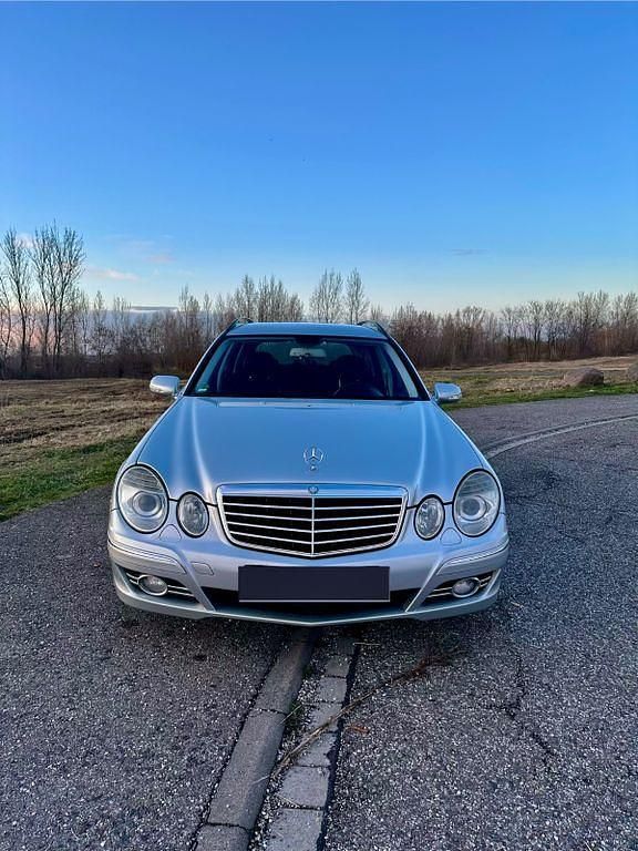 Gebraucht Mercedes E320 Avantgarde 224 PS (164 kW) 2006 Silber Limousine