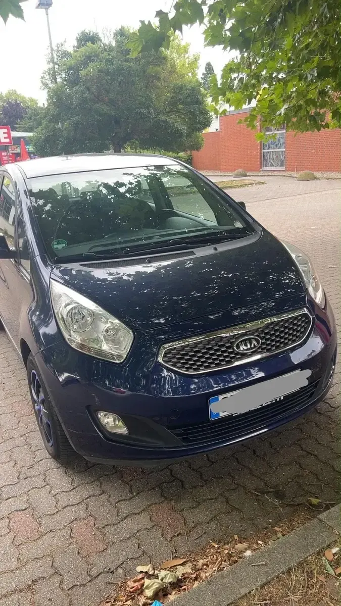 Gebraucht Kia Venga 125 PS (91 kW) 2010 Blau Kleinwagen