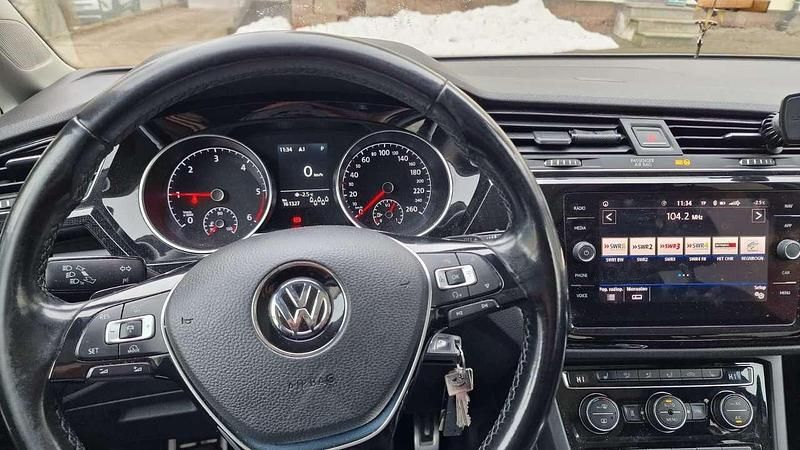 Gebraucht VW Touran Sound 150 PS (110 kW) 2017 Van / Kleinbus