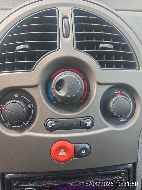Używany Renault Modus Avantage 75 KM (55 kW) 2007 Beżowy Minivan