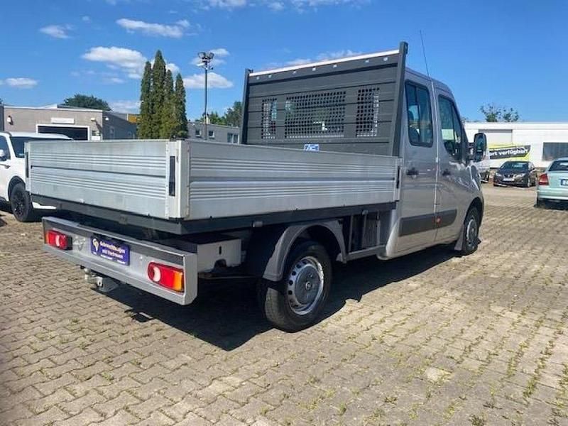 Gebraucht Opel Movano 131 PS (96 kW) 2017 Brilliant silber (metallic) Van