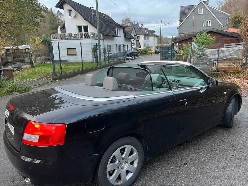 Schwarz Gebraucht 2003 Audi A4 Cabriolet Basis Cabrio | 2.100 € (Superpreis) - Bild 1/4