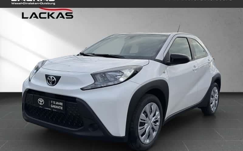 Weiß Gebraucht 2025 Toyota Aygo Business Edition Kleinwagen | 14.990 € (Guter Preis) - Bild 1/4