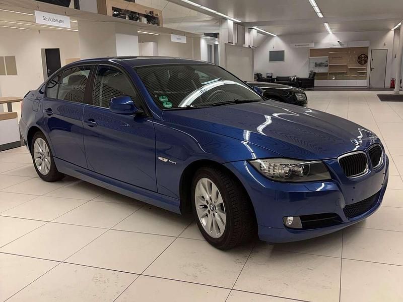 Gebraucht BMW 318 143 PS (105 kW) 2008 Montegoblau metallic Limousine