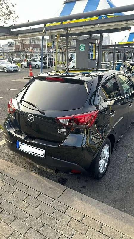 Gebraucht Mazda 2 Center-Line 105 PS (77 kW) 2015 Schwarz Limousine