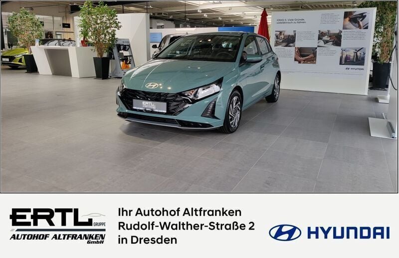 Mangrove green Gebraucht 2024 Hyundai i20 Trend Kleinwagen | 20.990 € (Etwas zu teuer) - Bild 1/4