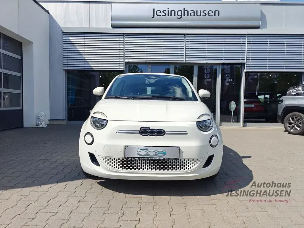 Gebraucht Fiat 500e 86 kW (118 PS) 2024 Arktis weiß Kleinwagen