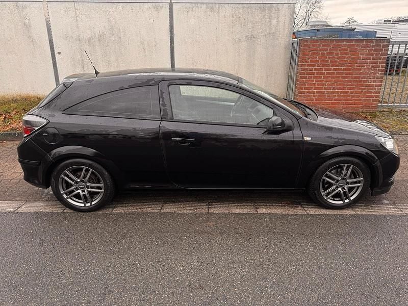 Gebraucht Opel Astra GTC 140 PS (102 kW) 2009 Schwarz Coupé