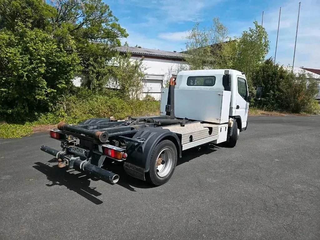 Gebraucht Mitsubishi Canter 180 PS (132 kW) 2014 Weiß