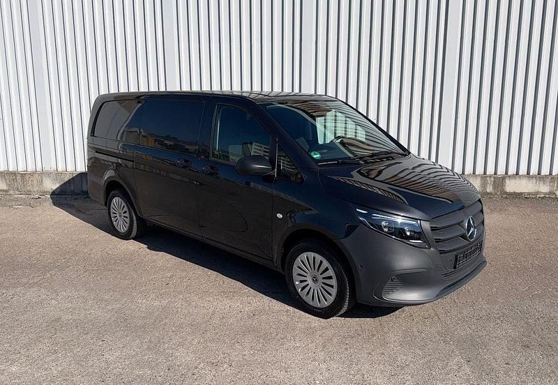 Grau Gebraucht 2024 Mercedes Vito Limousine | 45.901 € (Teuer) - Bild 1/4
