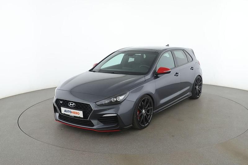 Grau Gebraucht 2019 Hyundai i30 N Performance Limousine | 22.180 € (Fairer Preis) - Bild 1/3