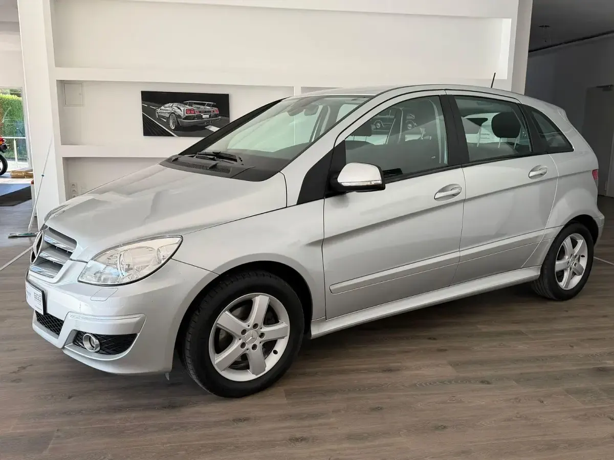Gebraucht Mercedes B200 Edition 136 PS (100 kW) 2008 Silber Van / Kleinbus