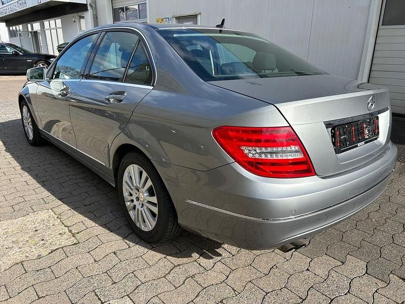 Gebraucht Mercedes C200 136 PS (100 kW) 2014 Silber Limousine