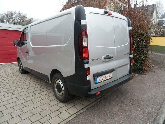 Gebraucht Renault Trafic 120 PS (88 kW) 2021 Silber Van / Kleinbus