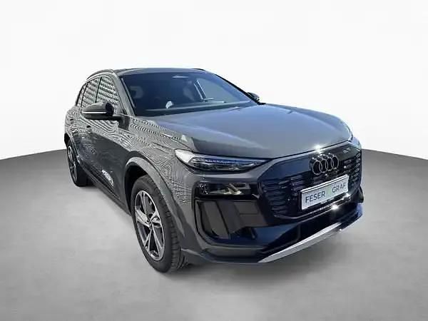 Neu Audi e-tron Ambiente 225 kW (306 PS) 2026 Magnetgrau SUV