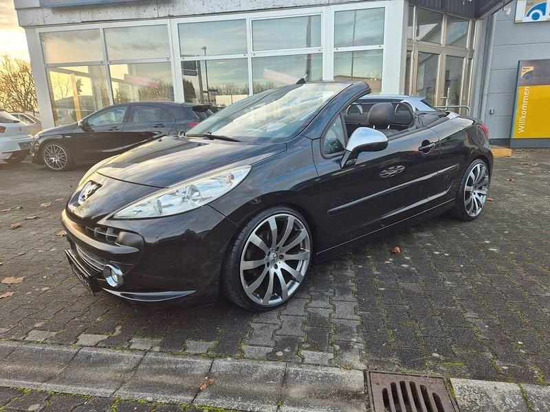 Schwarz Gebraucht 2009 Peugeot 207 CC Roland Garros Cabrio | 3.950 € (Etwas zu teuer) - Bild 1/4