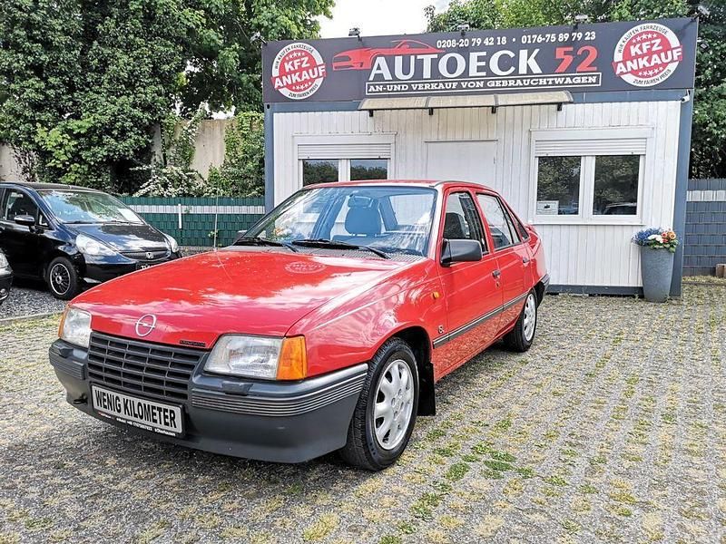 Rot Gebraucht 1988 Opel Kadett Limousine | 3.750 € - Bild 1/4