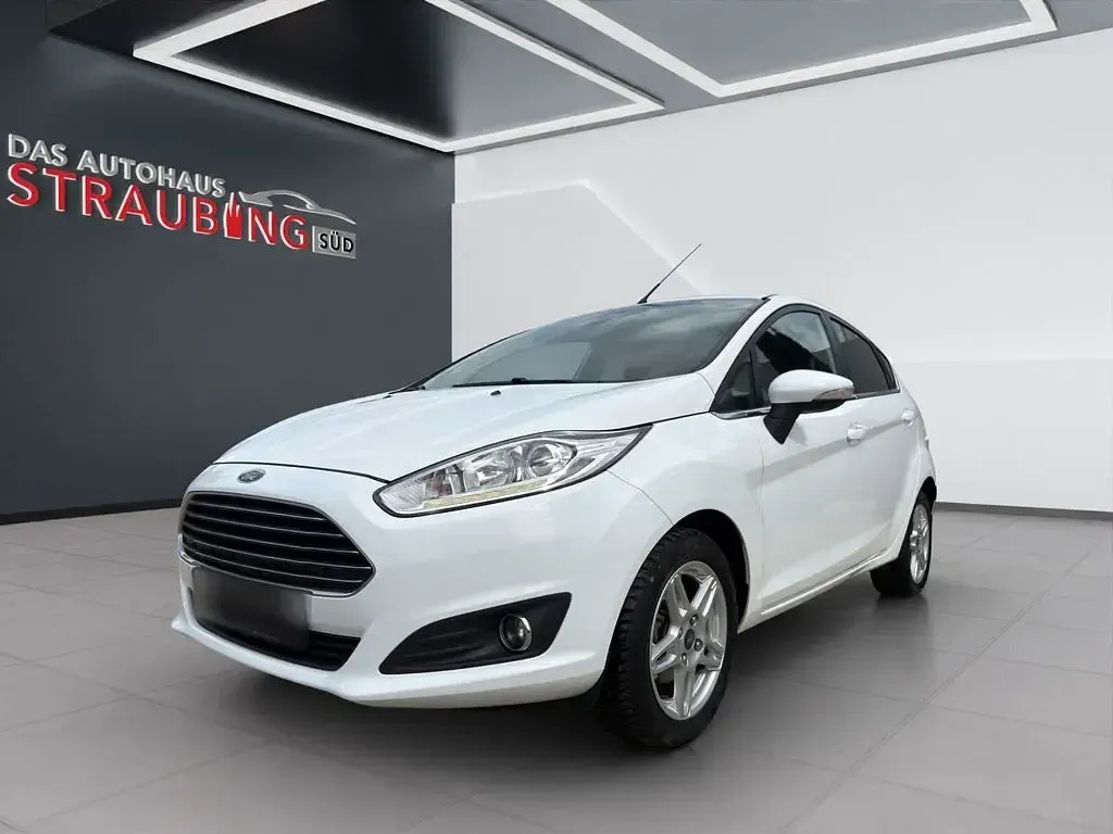 Gebraucht Ford Fiesta Titanium 105 PS (77 kW) 2013 Weiß Limousine