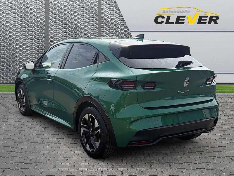 Neu Renault Clio V Techno 114 PS (83 kW) 2026 Grün Limousine