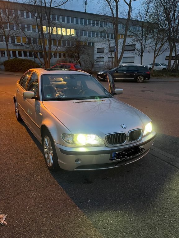 Silber Gebraucht 2003 BMW 318 Exclusive Limousine | 2.199 € (Guter Preis) - Bild 1/4