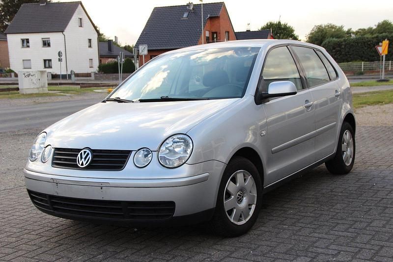 Silber Gebraucht 2003 VW Polo Limousine | 990 € (Superpreis) - Bild 1/4