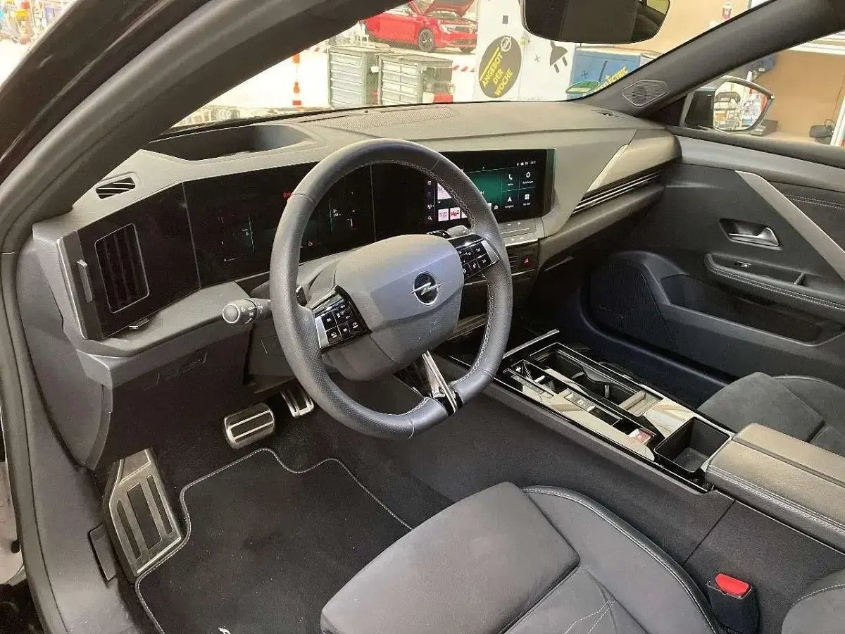 Gebraucht Opel Astra GS Line 131 PS (96 kW) 2022 Schwarz Limousine
