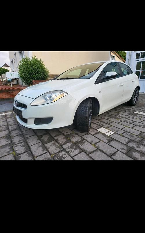 Weiß Gebraucht 2010 Fiat Bravo Kleinwagen | 1.800 € (Guter Preis) - Bild 1/4