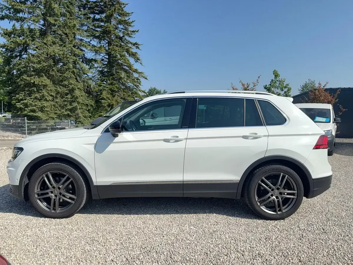 Gebraucht VW Tiguan IQ Drive 150 PS (110 kW) 2019 Pure white SUV