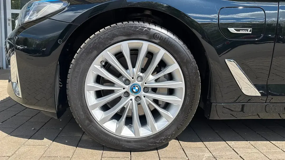 Second-hand BMW 520 Efficient Dynamics 163 CP (119 kW) 2022 Negru Berlinǎ